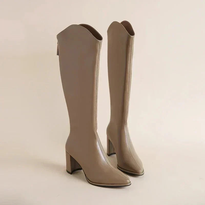 Adeline | Elegante hohe Stiefel mit spitzer Zehe