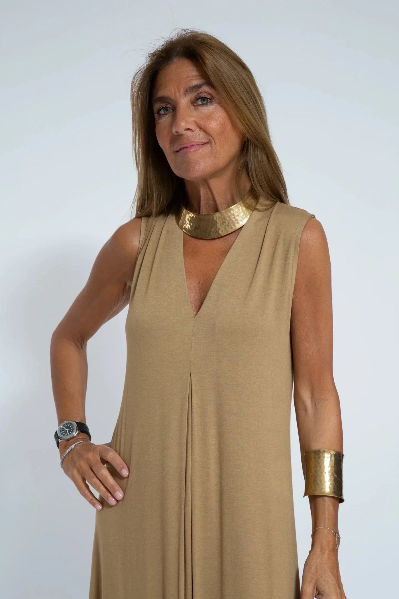 Alisa | Lockeres Maxikleid mit V-Ausschnitt und Seitenschlitz