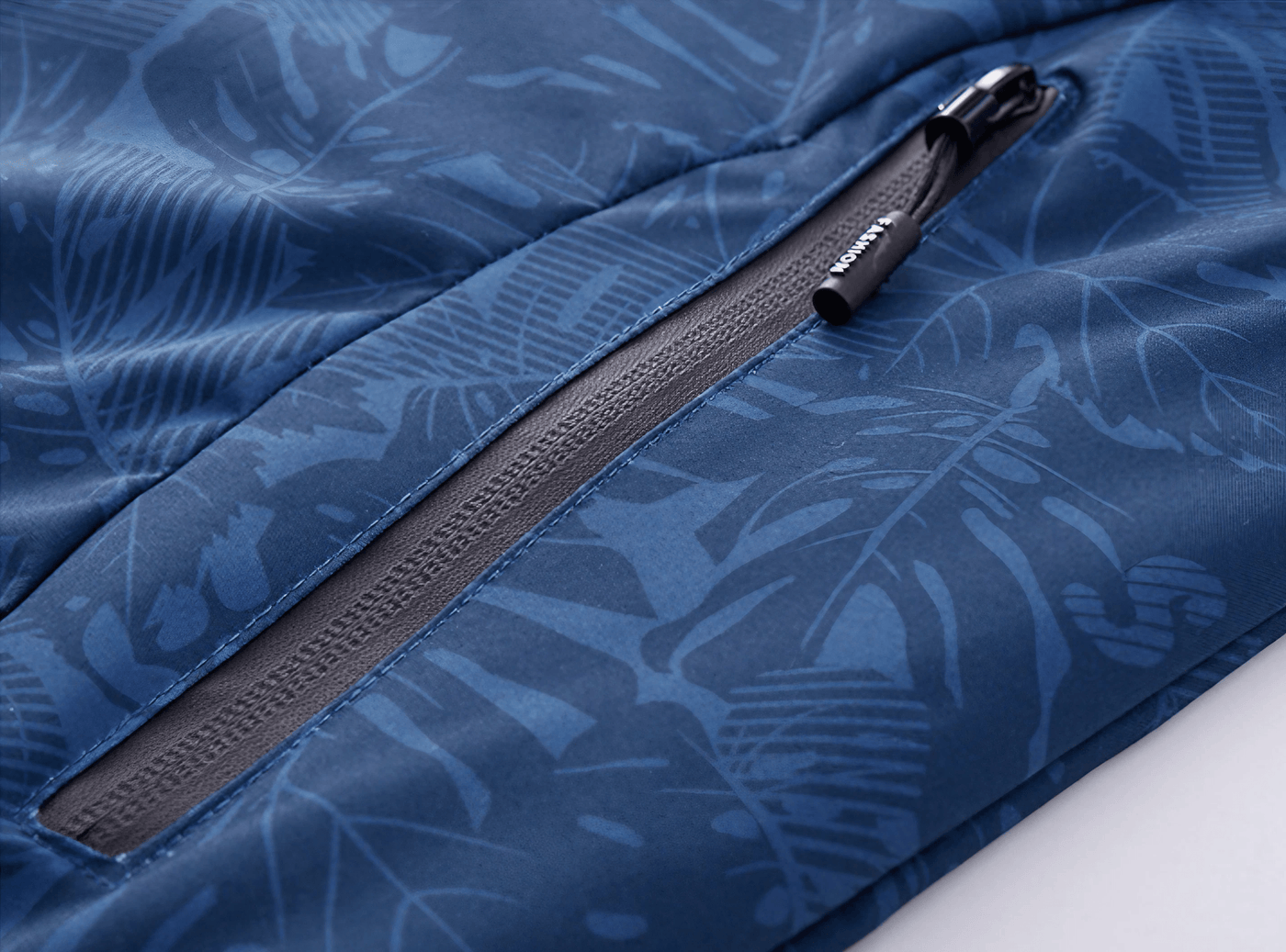 Outdoor Jacke mit Kapuze – Leichte Übergangsjacke für Freizeit und Outdoor