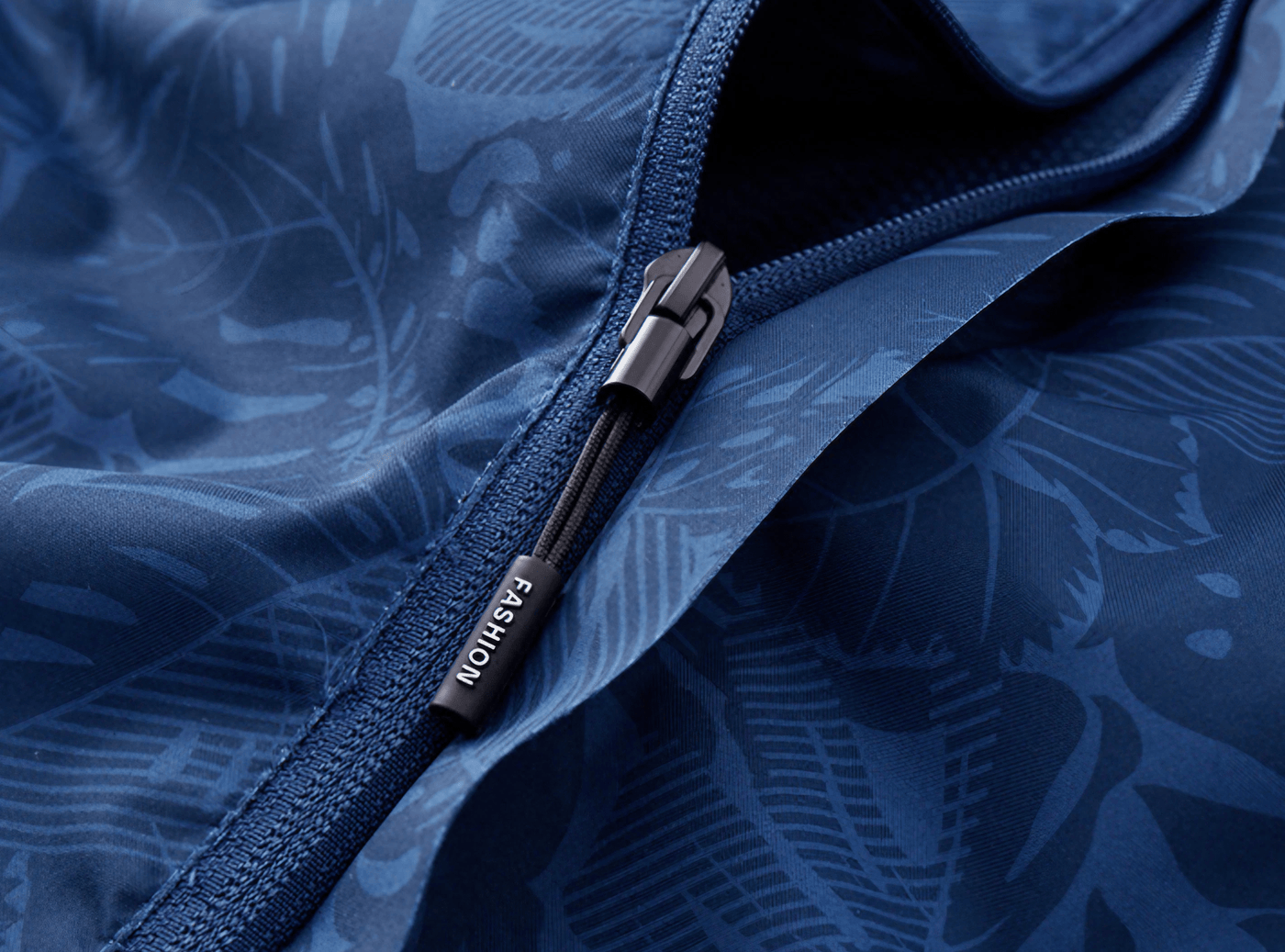 Outdoor Jacke mit Kapuze – Leichte Übergangsjacke für Freizeit und Outdoor