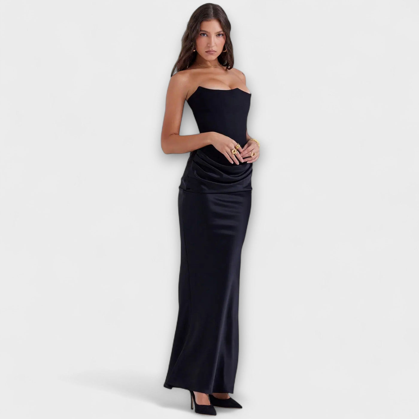 Schulterfreies Satin-Maxikleid mit Drapierung