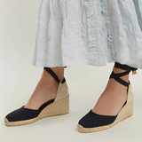 Venedig – Elegante und Modische Damensandalen in Schwarz