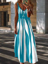 Carielle | Träger-Maxikleid mit grafischem Print in Blau