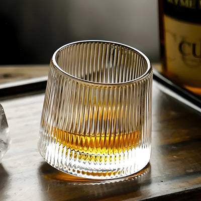 SwirlSip – Drehbares, texturiertes Whiskyglas mit auffällig geripptem Design